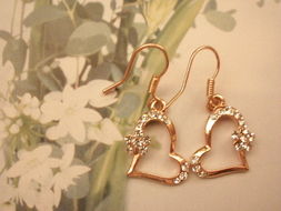 春日煥新 潮流集結 | 檸檬館四月限時促銷 耳環最低3元起，服飾與美發飾品同步熱銷